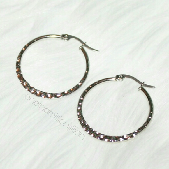Stainless Steel Hammered Texture Hoop Earrings - Picture 3 of 4